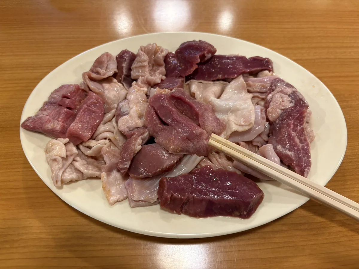 ホルモン焼（7種ミックス）の皿