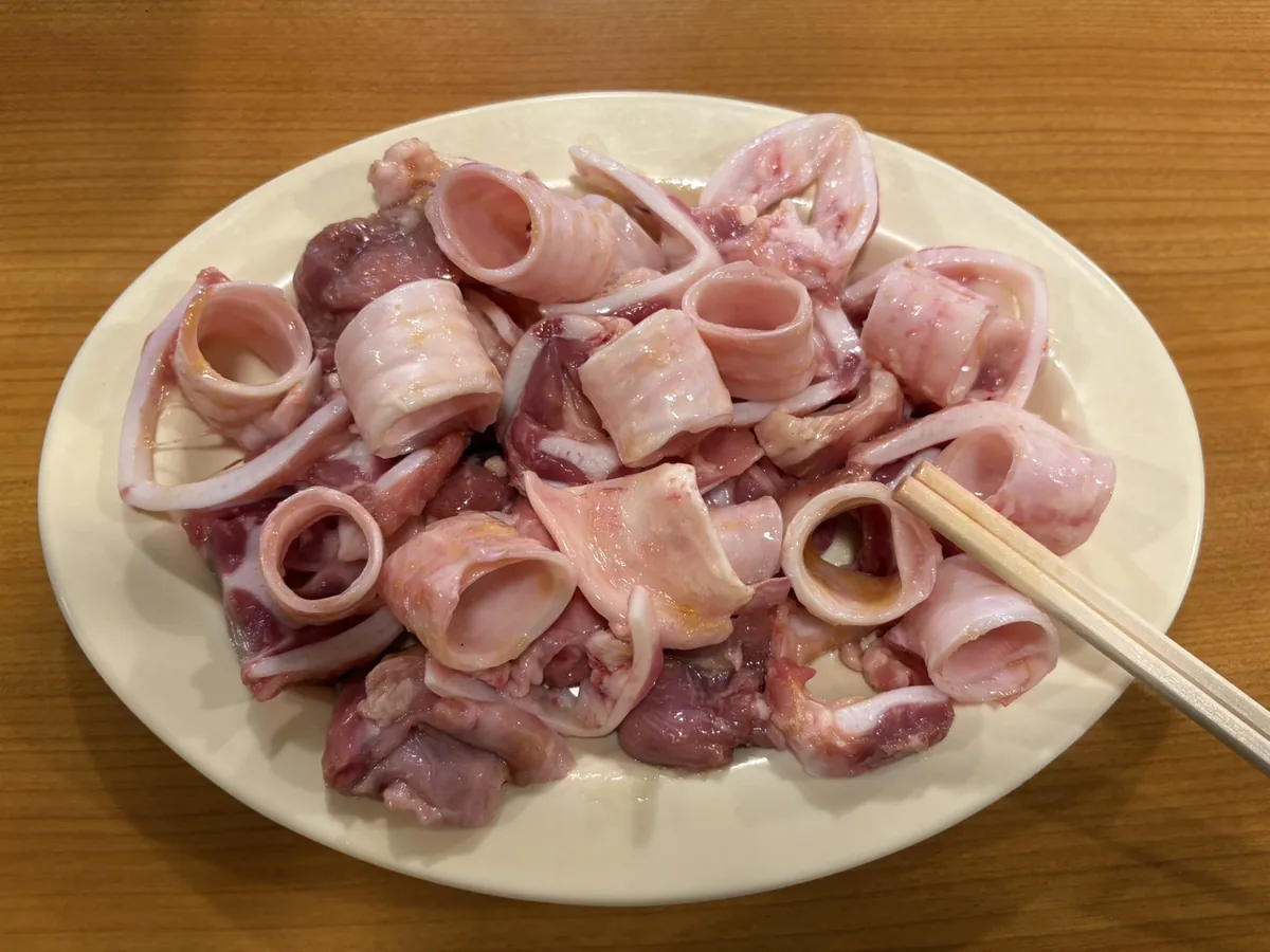 ナンコツ焼（肉づき）の皿